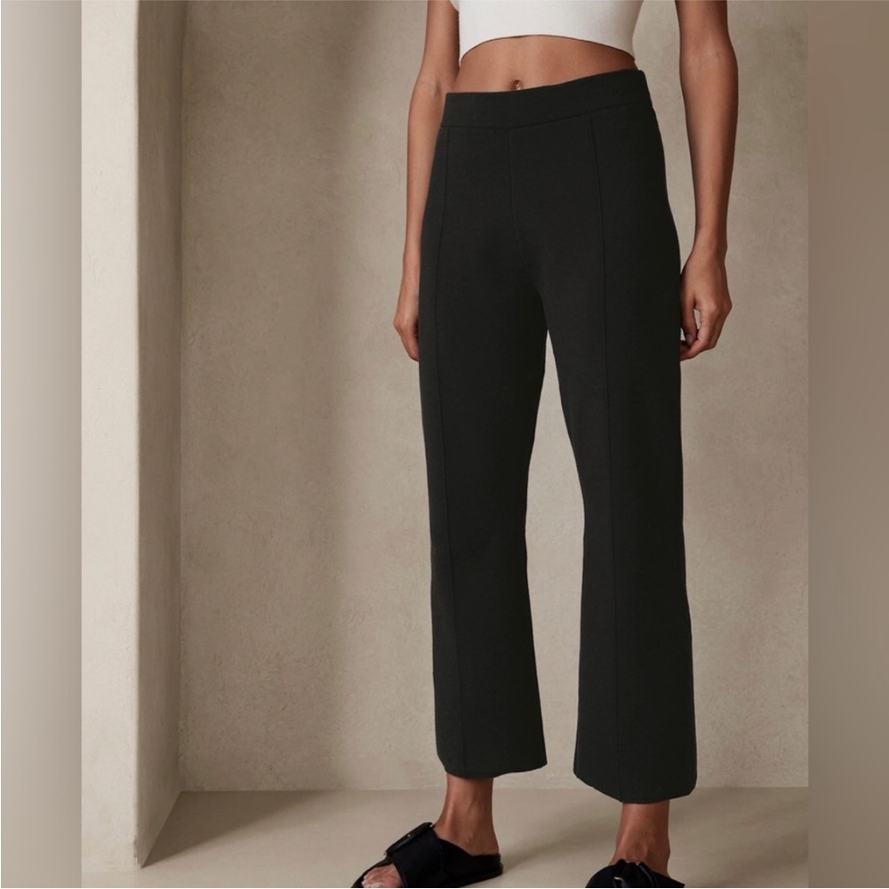 NEW! Banana Republic Black Milano Flare Cropped Pant -Multiple #579861 🩷